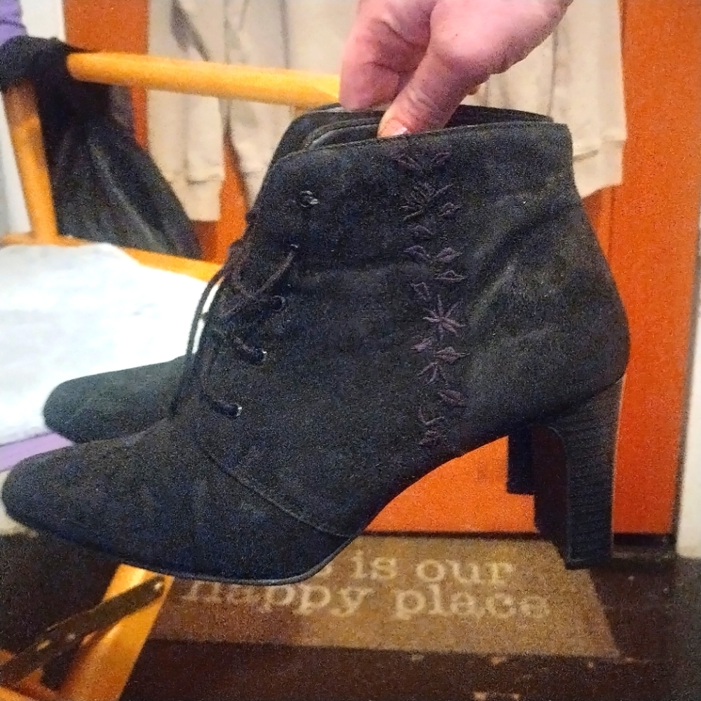 black heeled bootie boots with design. suede womens size 10